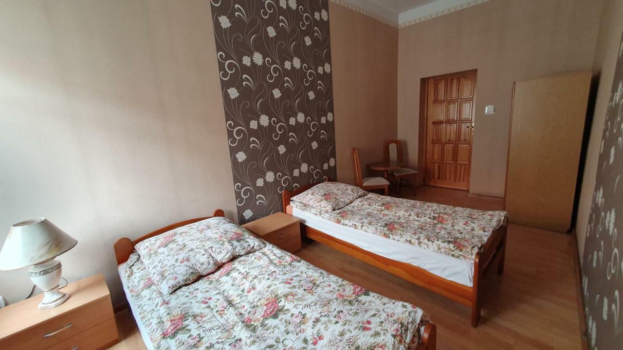 Pokoje Do Wynajecia Piastowska Miedzyrzecz Bagian luar foto